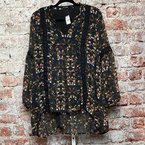 NWT blu pepper Womenʻs Long Sleeve Black Floral Boho Blouse Large